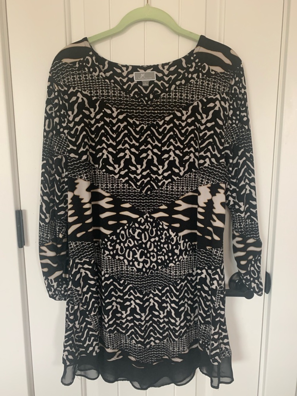 JM Collection Black and Cream Abstract Printed Dress with Stud Accents.  Large